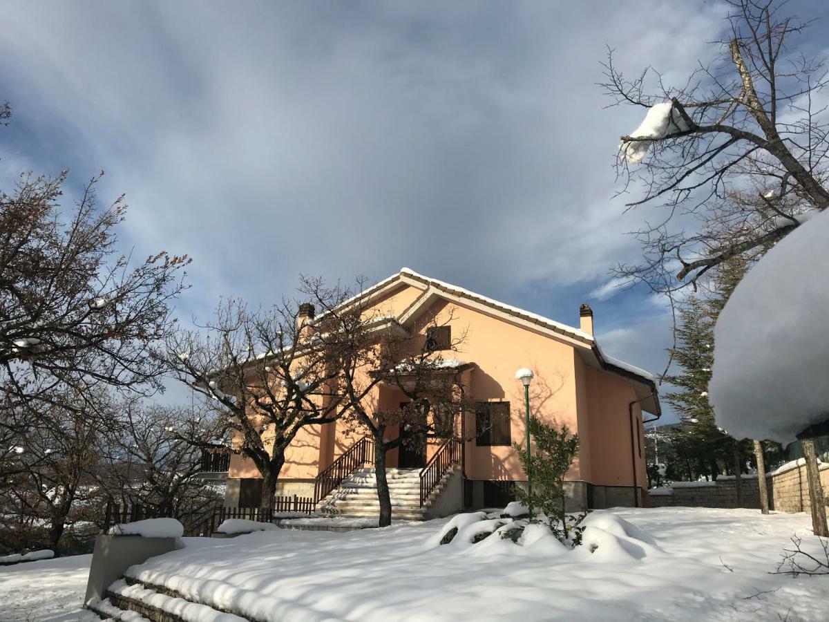 Villa Miralago Fiastra Eksteriør billede